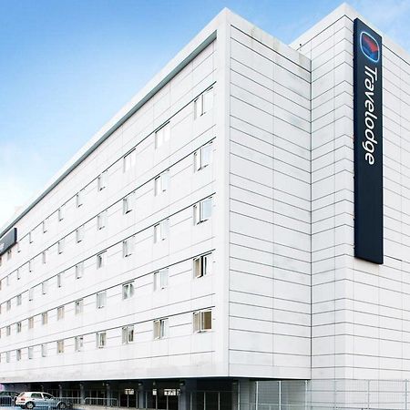 Travelodge London Feltham Bagian luar foto