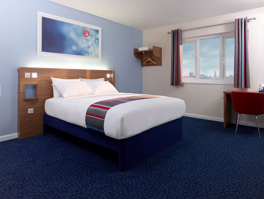 Travelodge London Feltham Ruang foto