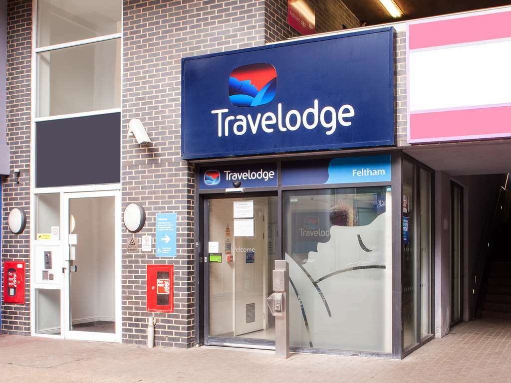 Travelodge London Feltham Bagian luar foto