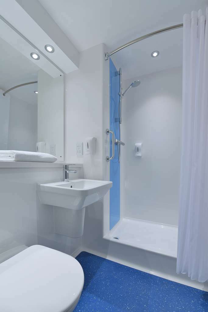 Travelodge London Feltham Ruang foto