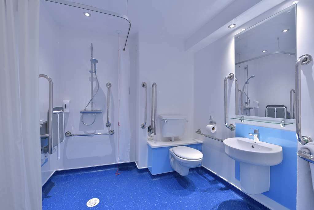 Travelodge London Feltham Ruang foto
